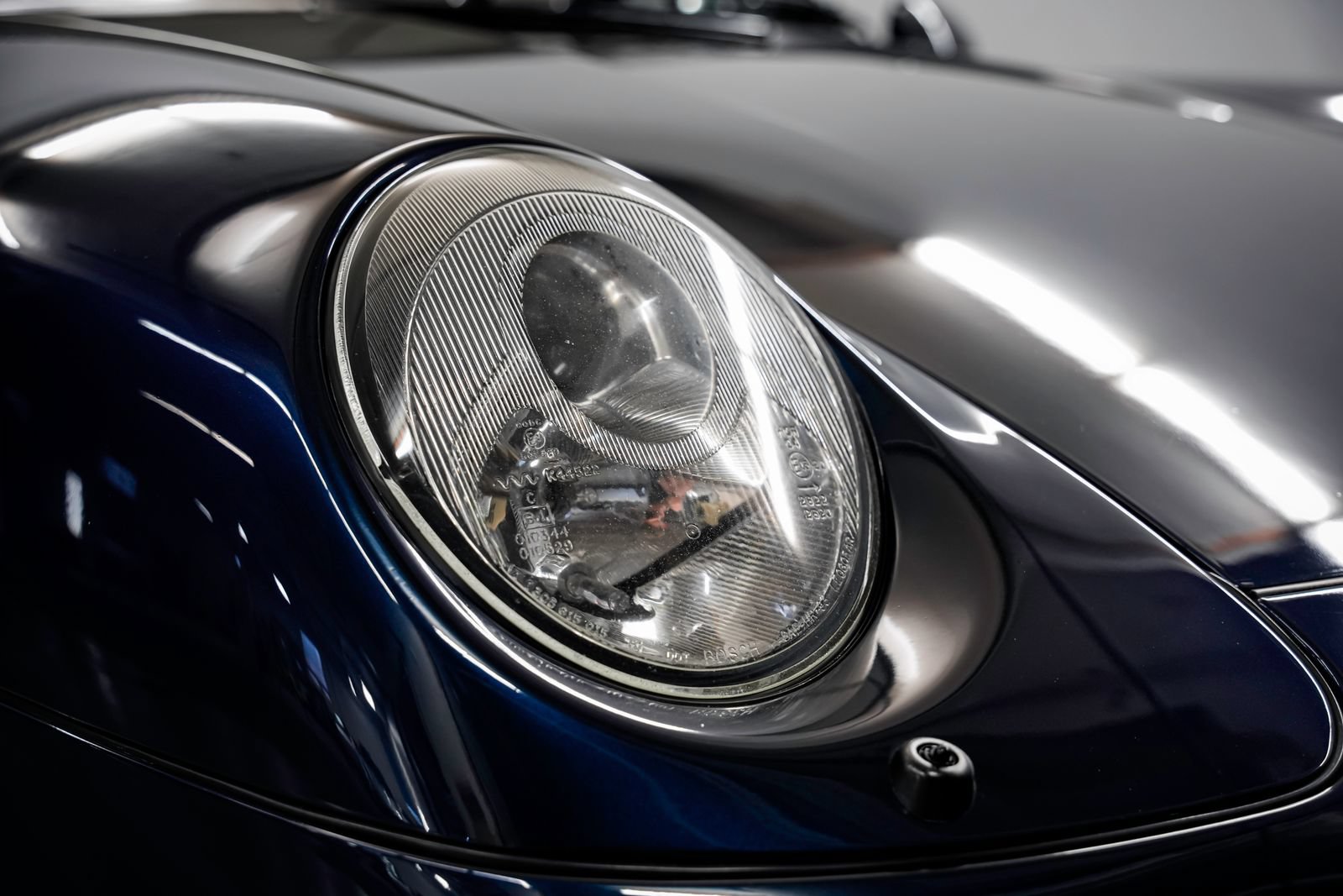 Used 1996 Porsche 911 Carrera 4S AWD/4WD image 39