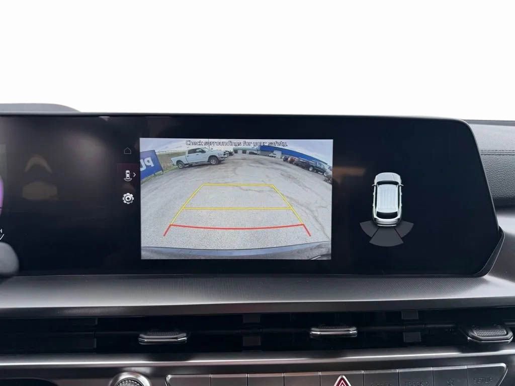 Used 2024 Kia Telluride LX image 9