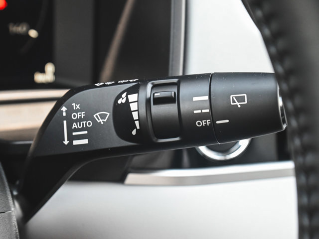 New 2025 Mitsubishi Outlander SE image 25