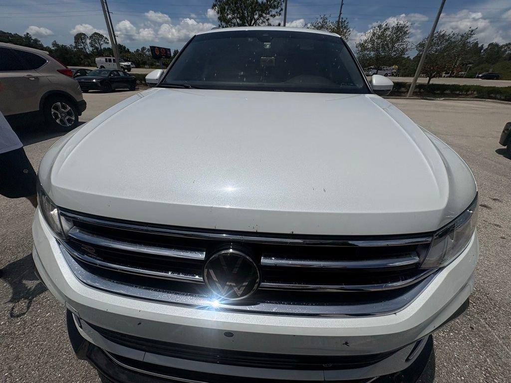 Used 2022 Volkswagen Tiguan SEL R-Line AWD/4WD image 3
