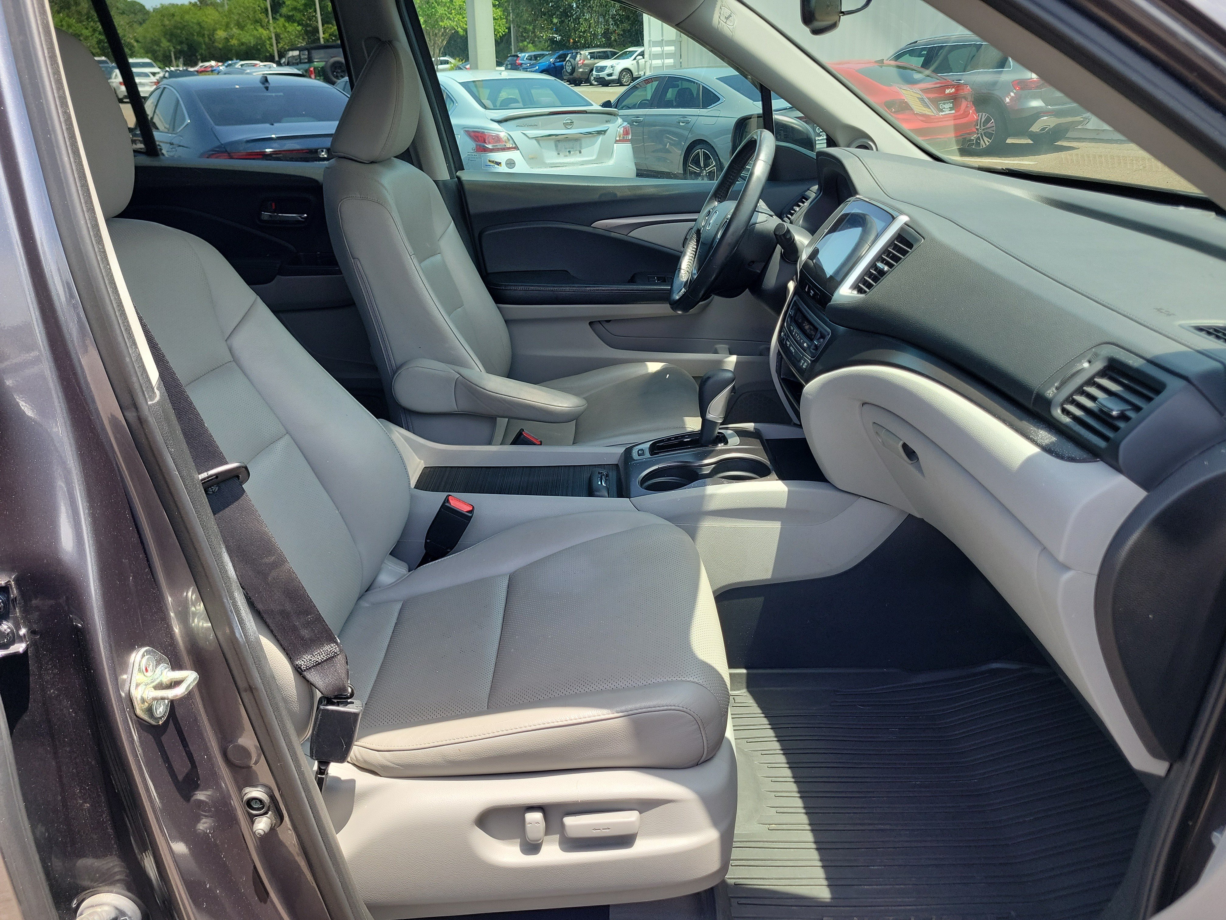 Certified 2017 Honda Ridgeline RTL-T image 17