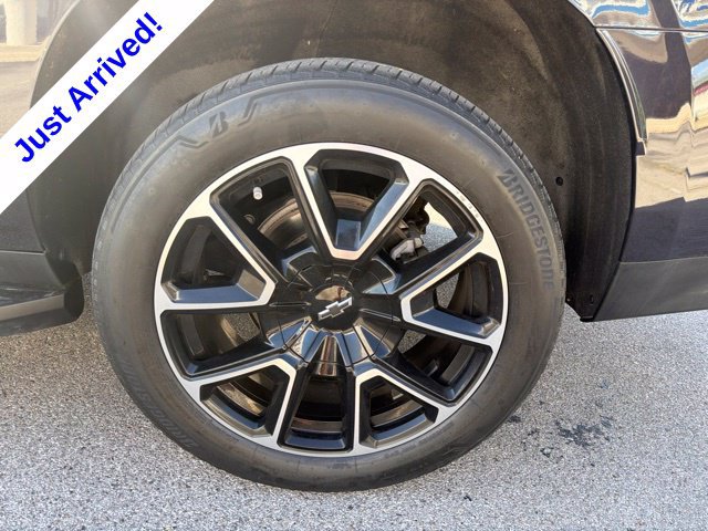 Used 2024 Chevrolet Suburban RST w/ Luxury Package AWD/4WD image 17