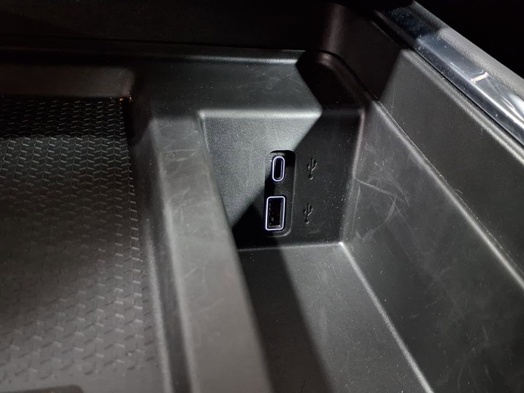 Used 2025 GMC Acadia Elevation image 8