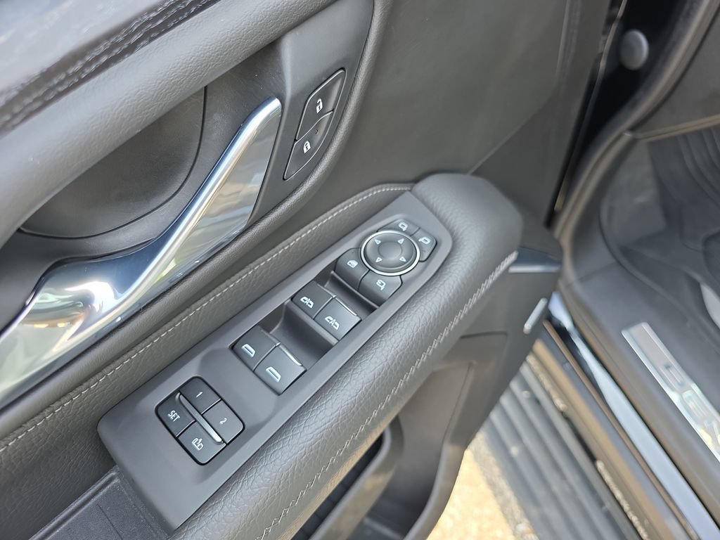 Used 2021 GMC Yukon Denali w/ Denali Premium Package RWD image 18
