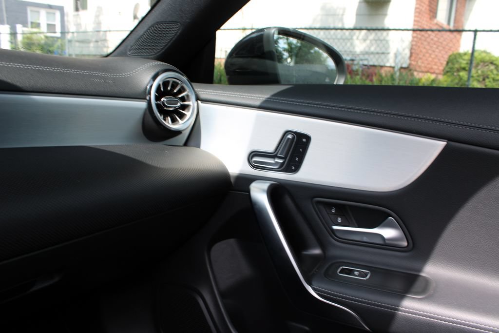 Used 2025 Mercedes-Benz CLA 250 image 19
