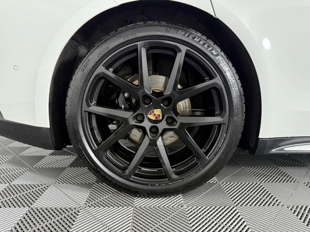 Certified 2025 Porsche Panamera 4 image 17