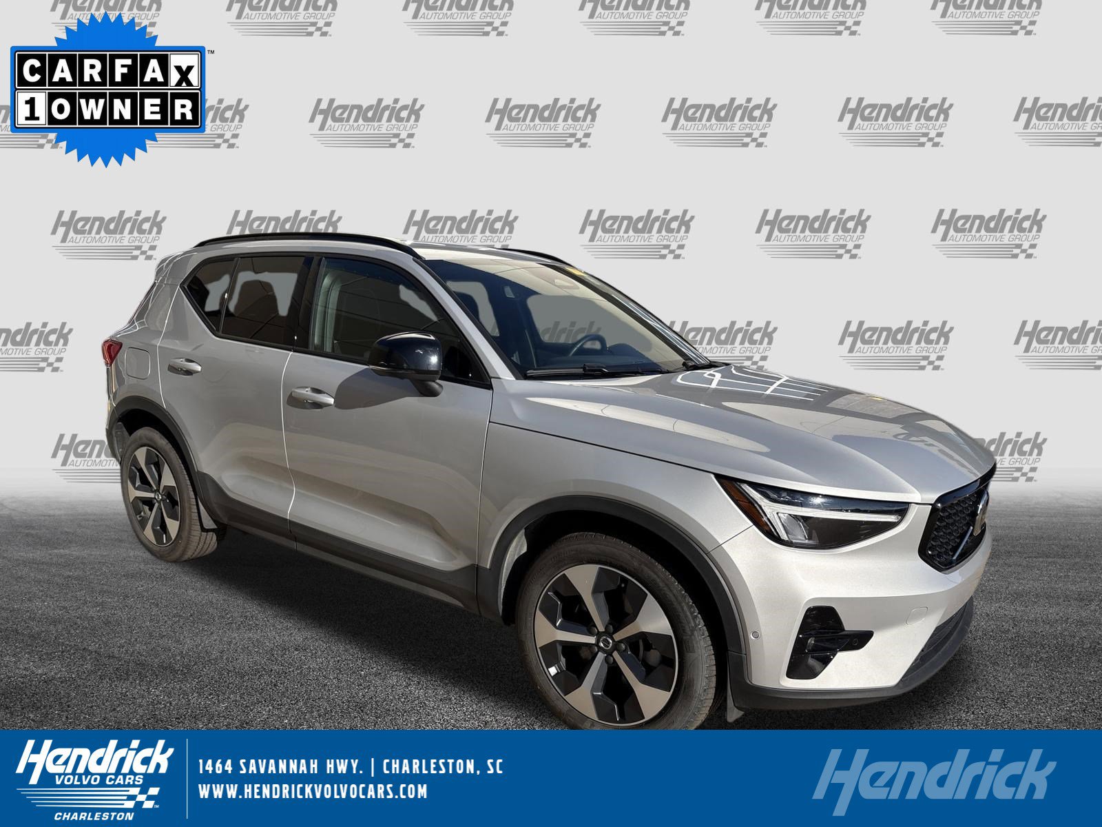 Certified 2025 Volvo XC40 B5 Plus image 1
