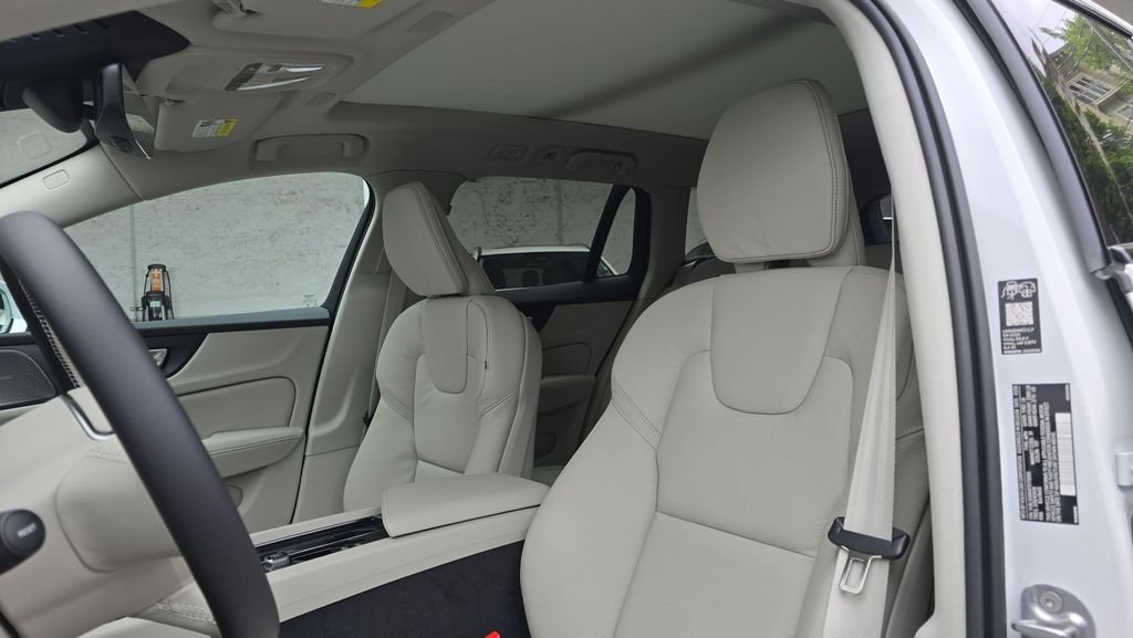 New 2026 Volvo V60 B5 Cross Country Plus w/ Climate Package AWD/4WD image 21