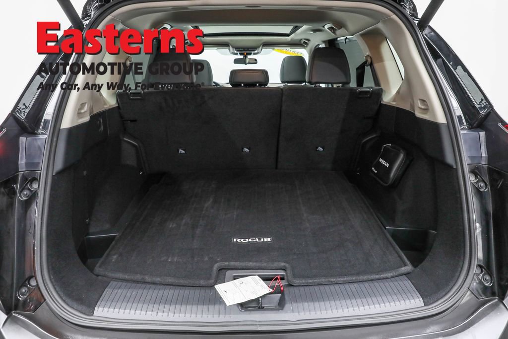 Used 2021 Nissan Rogue SV w/ Premium Package image 8