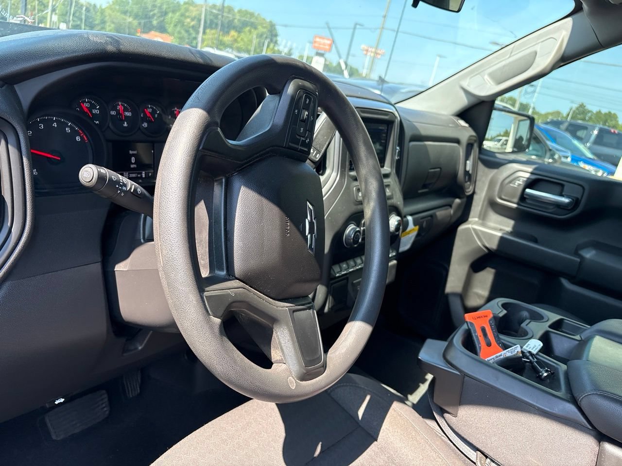 Used 2025 Chevrolet Silverado 1500 Custom Trail Boss AWD/4WD image 4