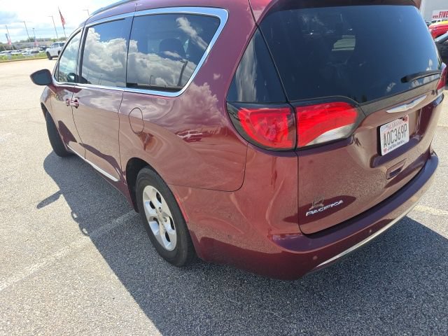 Used 2017 Chrysler Pacifica Touring-L Plus w/ Advanced Safetytec Group FWD image 9
