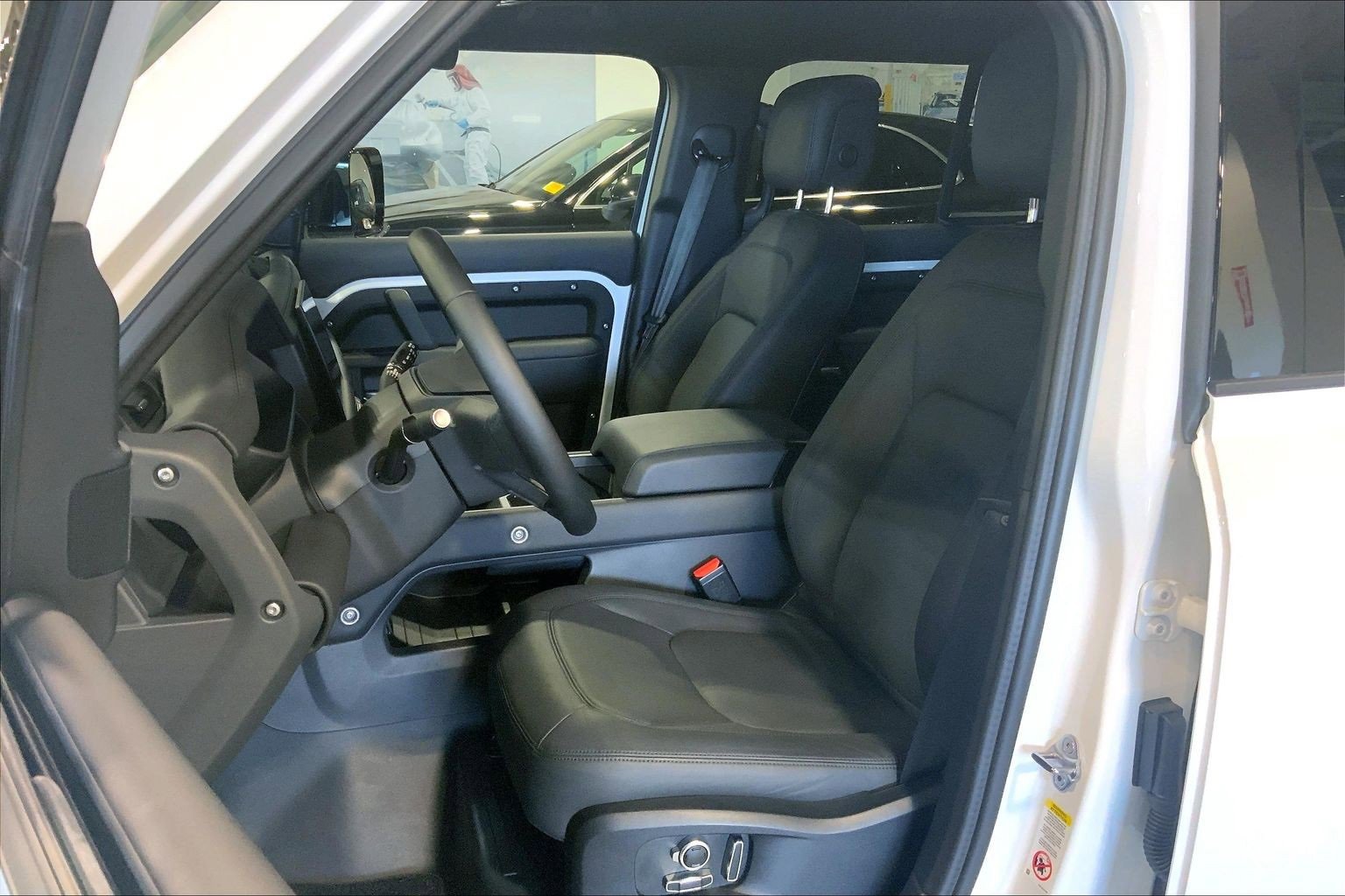 Used 2025 Land Rover Defender 130 S image 7