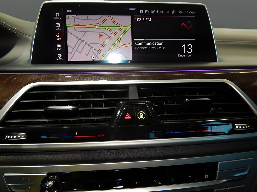 Used 2021 BMW 750i xDrive w/ Executive Package AWD/4WD image 22