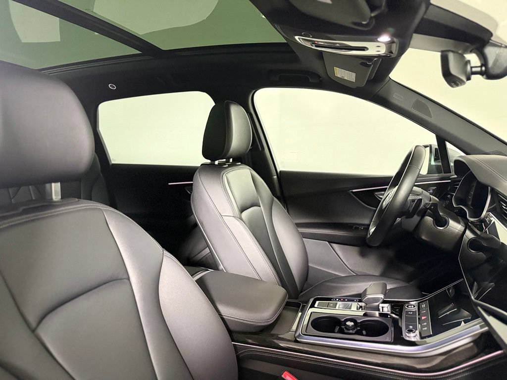 Used 2025 Audi Q7 3.0T Premium Plus AWD/4WD image 27