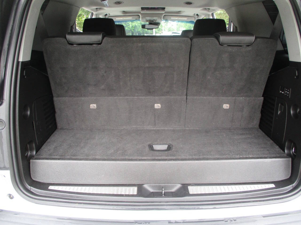 Used 2019 GMC Yukon SLT w/ Premium Edition AWD/4WD image 36
