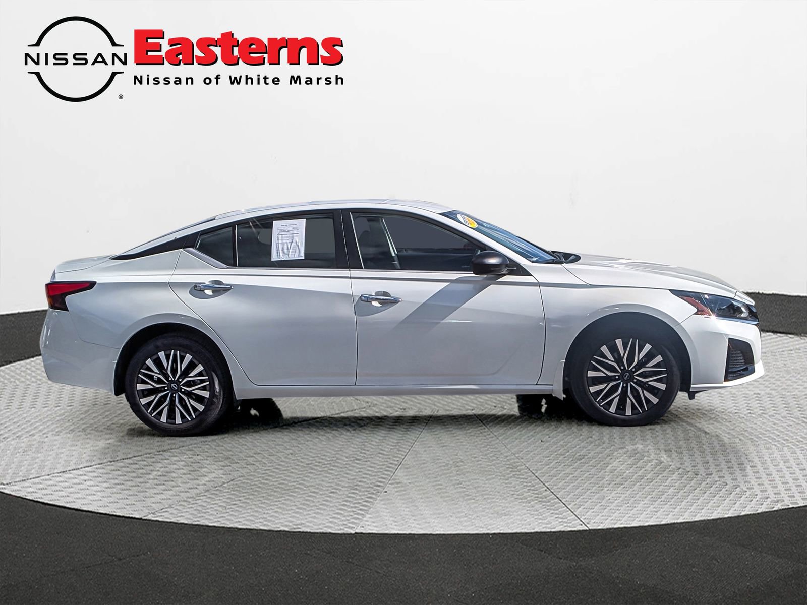 Used 2024 Nissan Altima 2.5 SV image 4