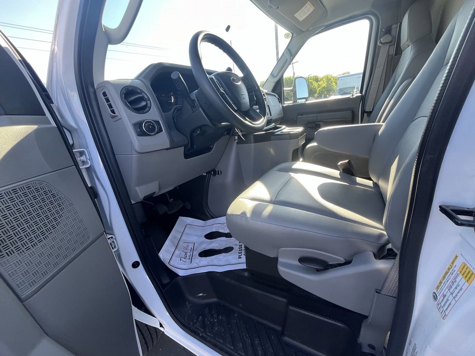 New 2024 Ford E-450 and Econoline 450 Super Duty w/ Power Windows & Locks Group image 17