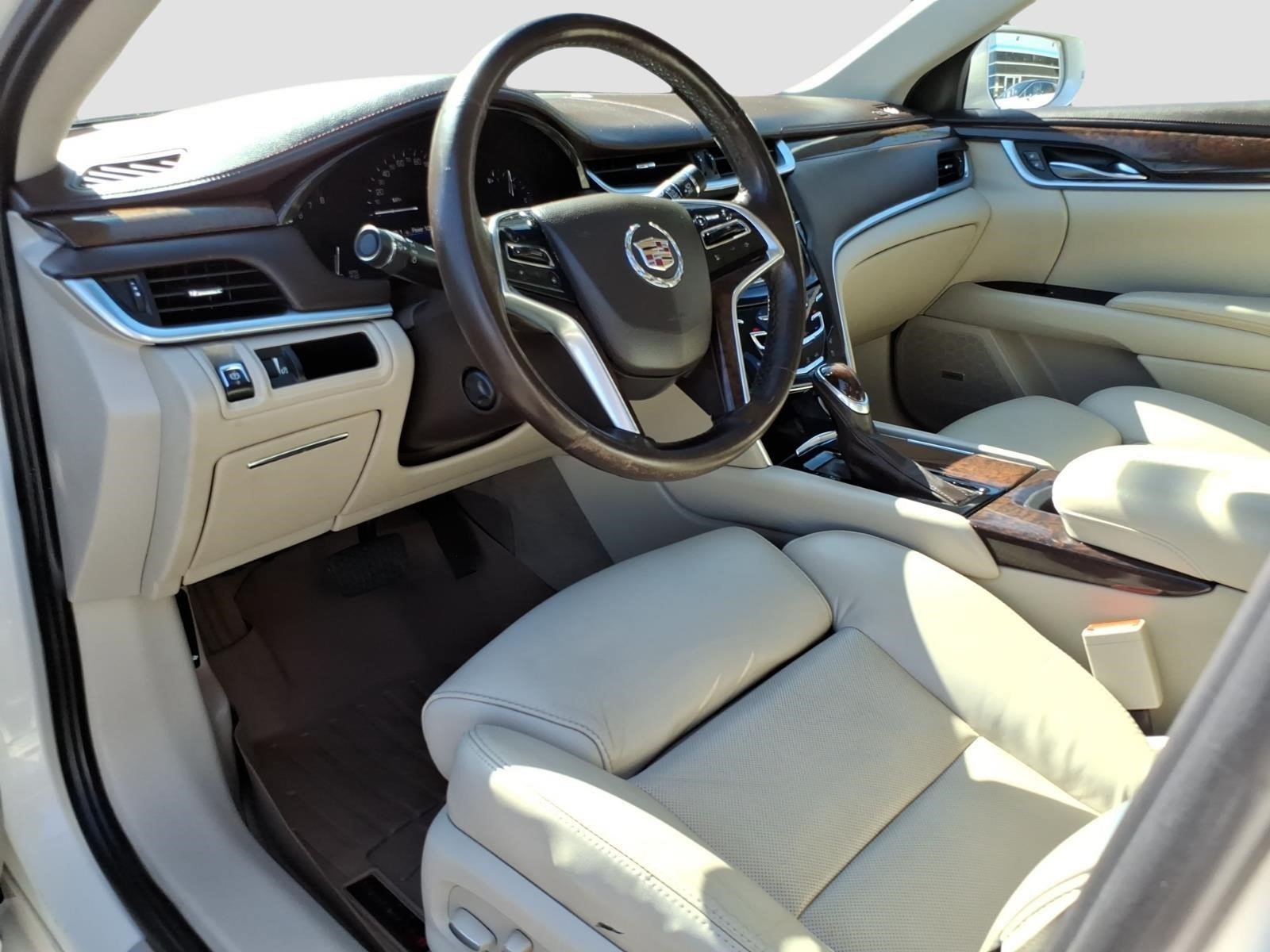 Certified 2013 Cadillac XTS Luxury FWD image 14
