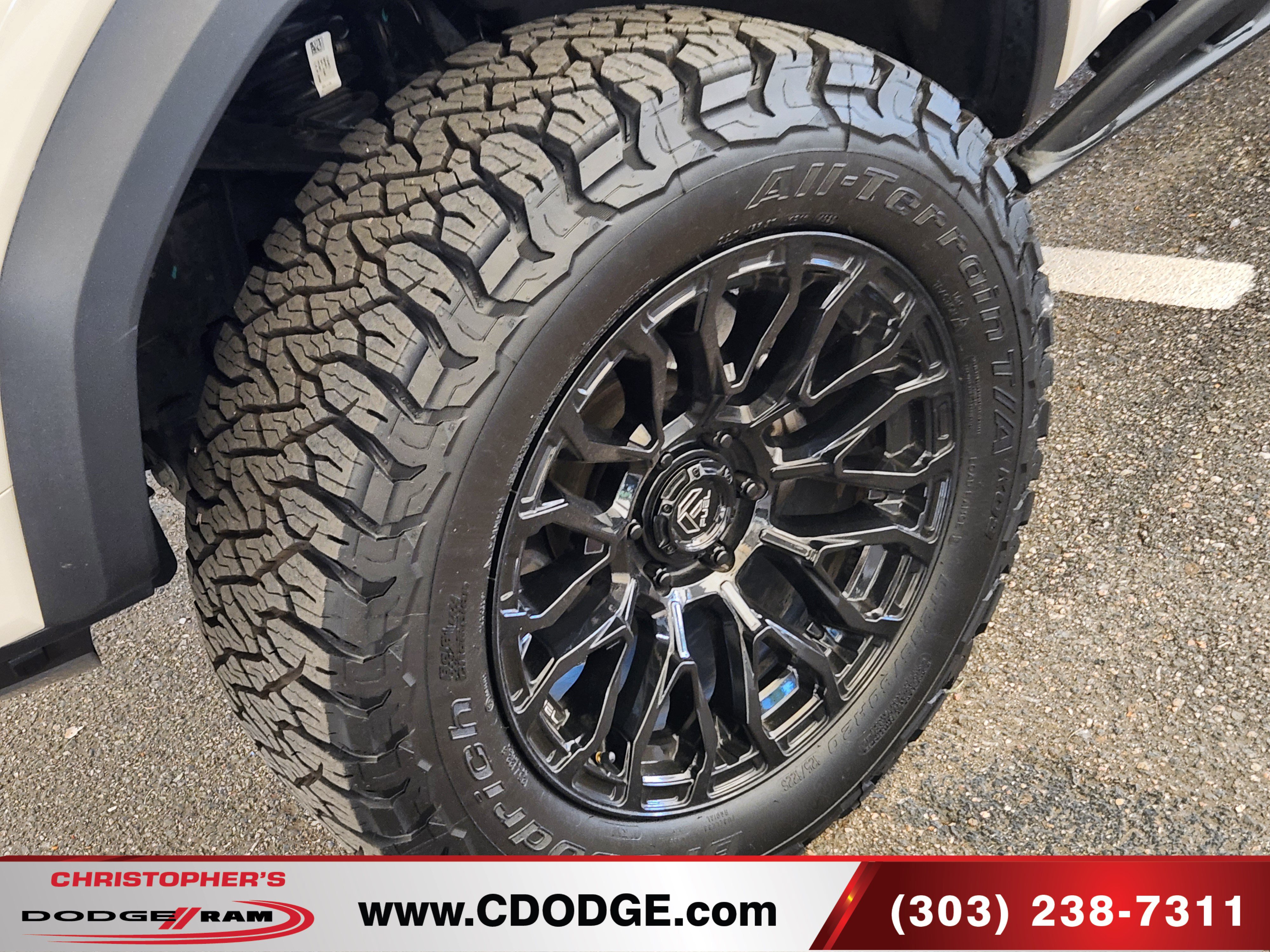 Used 2026 GMC Canyon AT4X AWD/4WD image 25