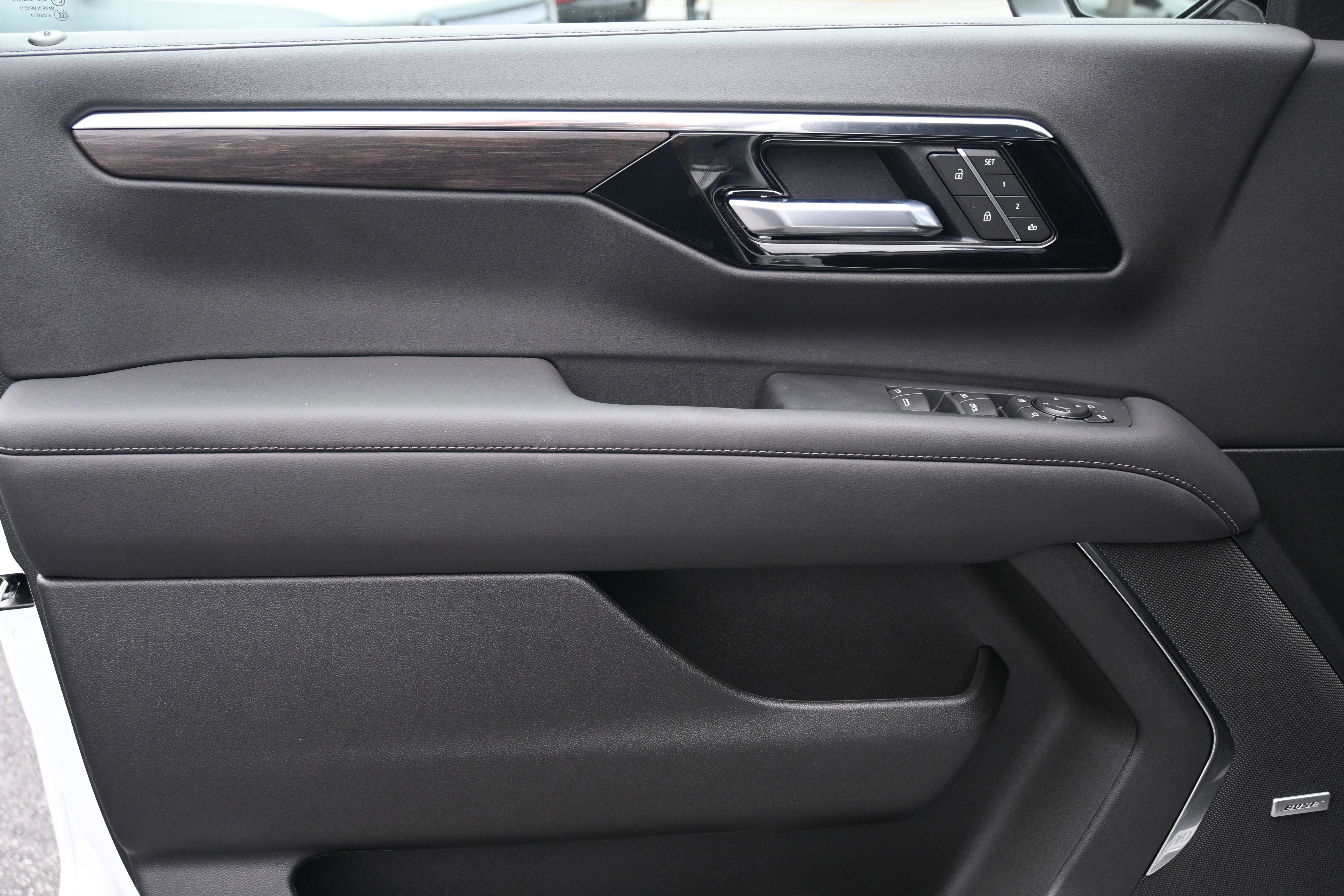 Used 2025 Chevrolet Tahoe LT w/ Comfort Package image 15