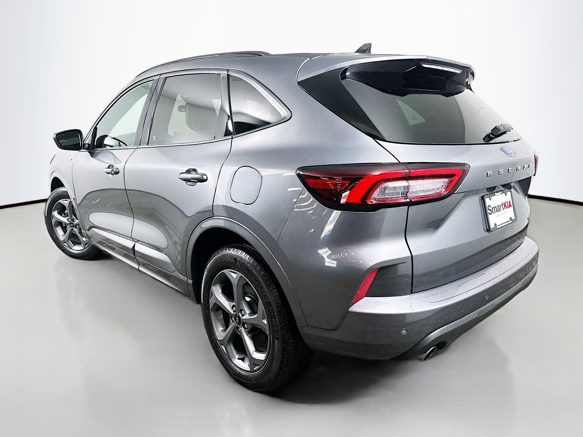 Used 2023 Ford Escape ST-Line w/ Tech Pack #1 AWD/4WD image 5