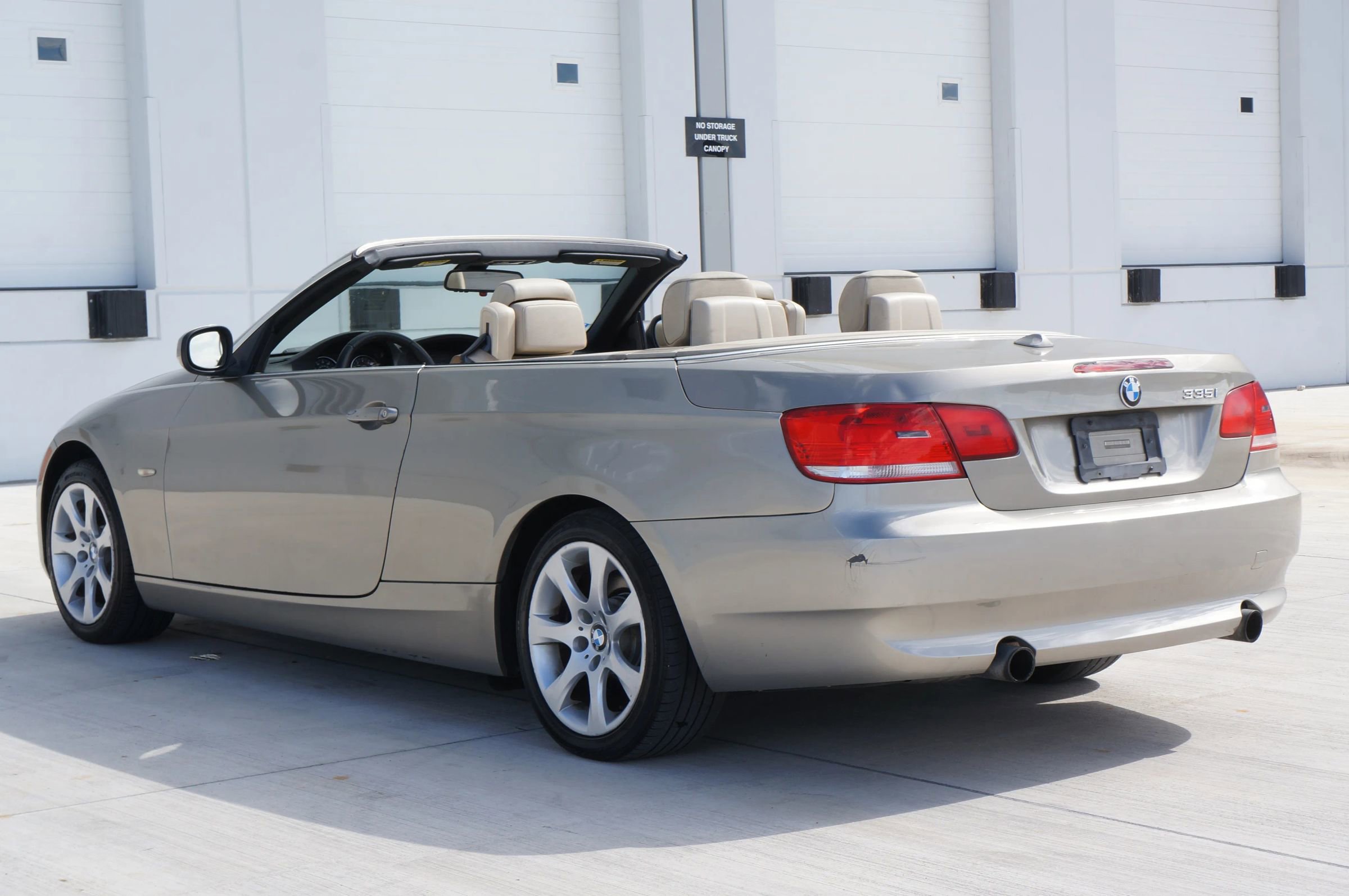 Used 2010 BMW 335i Convertible image 12