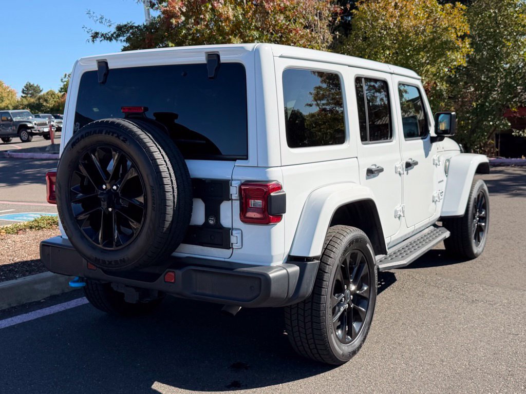 Used 2024 Jeep Wrangler Unlimited Sahara w/ Technology Group AWD/4WD image 7