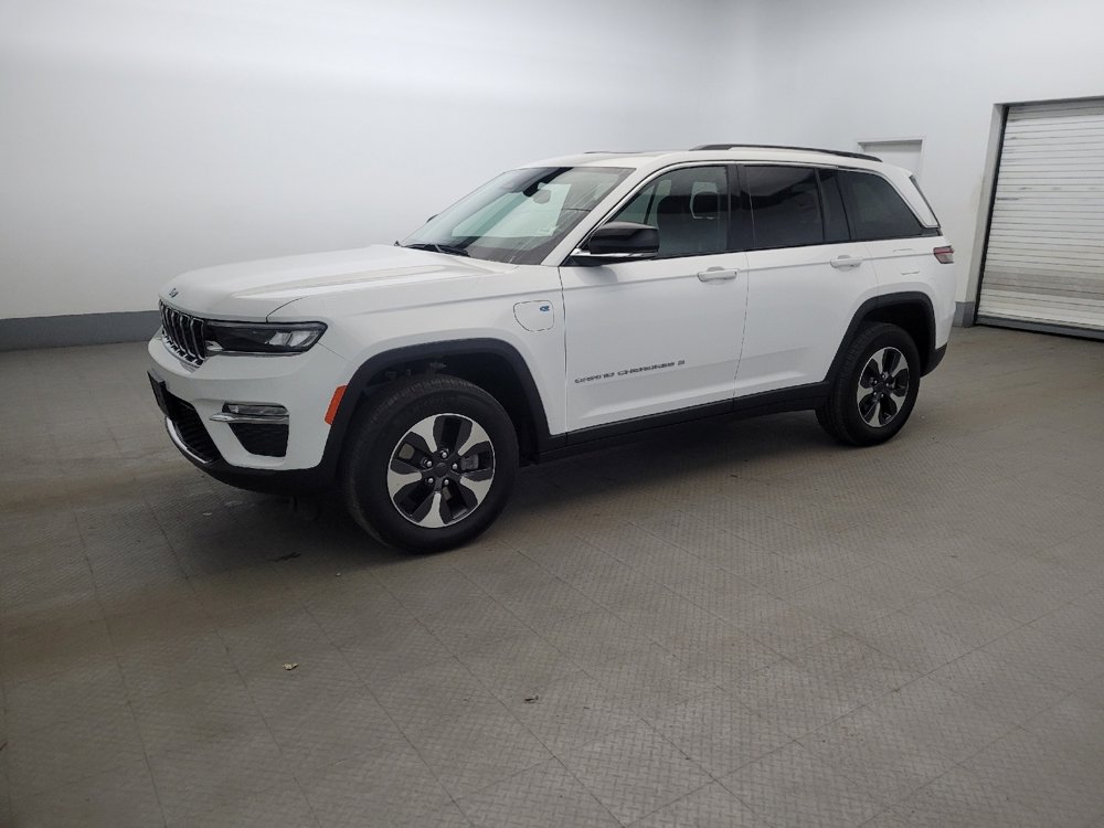 Used 2023 Jeep Grand Cherokee 4WD 4xe image 2