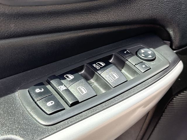 Used 2018 Jeep Cherokee Latitude Plus w/ Cold Weather Group image 24