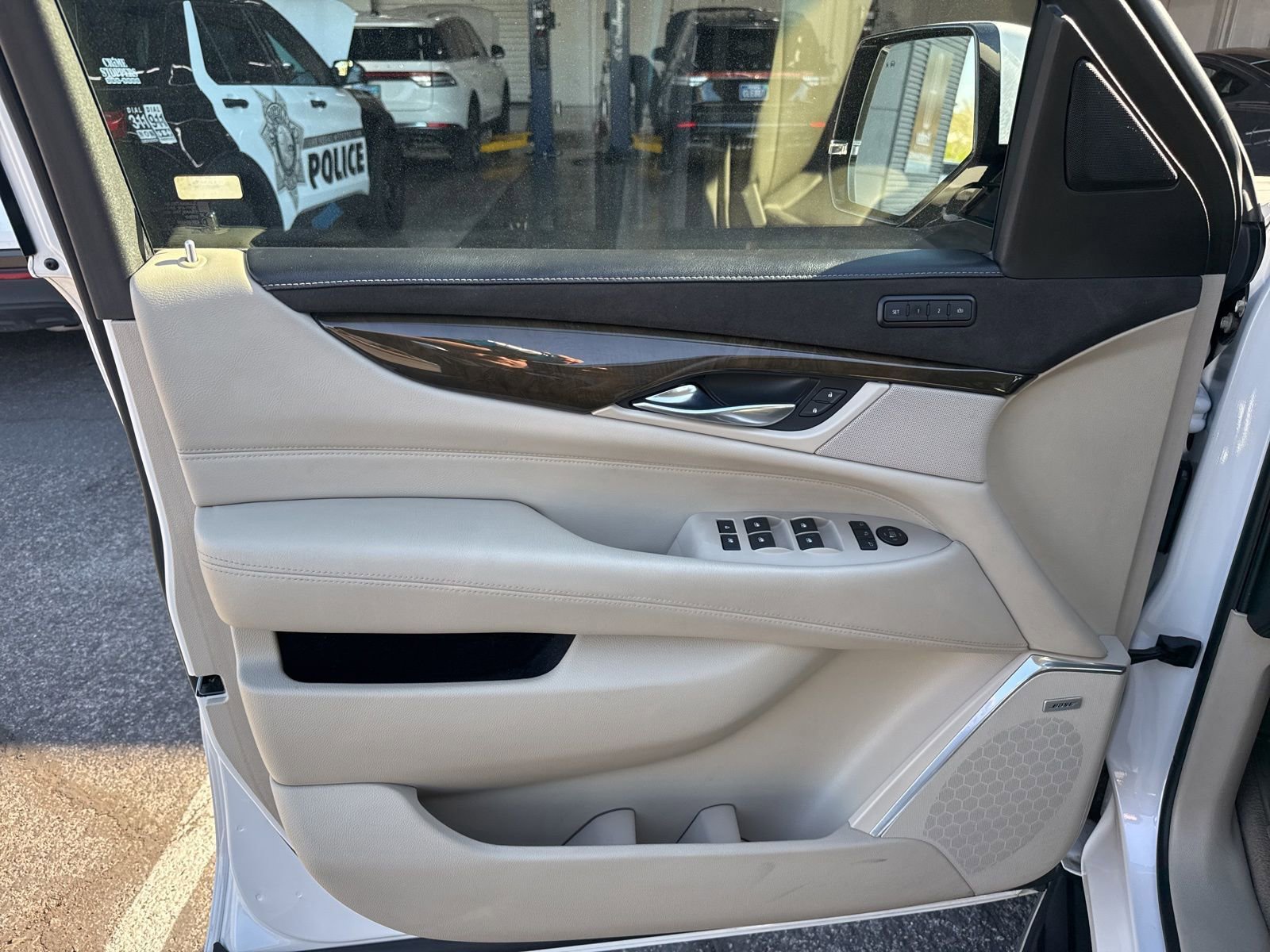 Used 2019 Cadillac Escalade Luxury w/ LPO, Radiant Package image 11