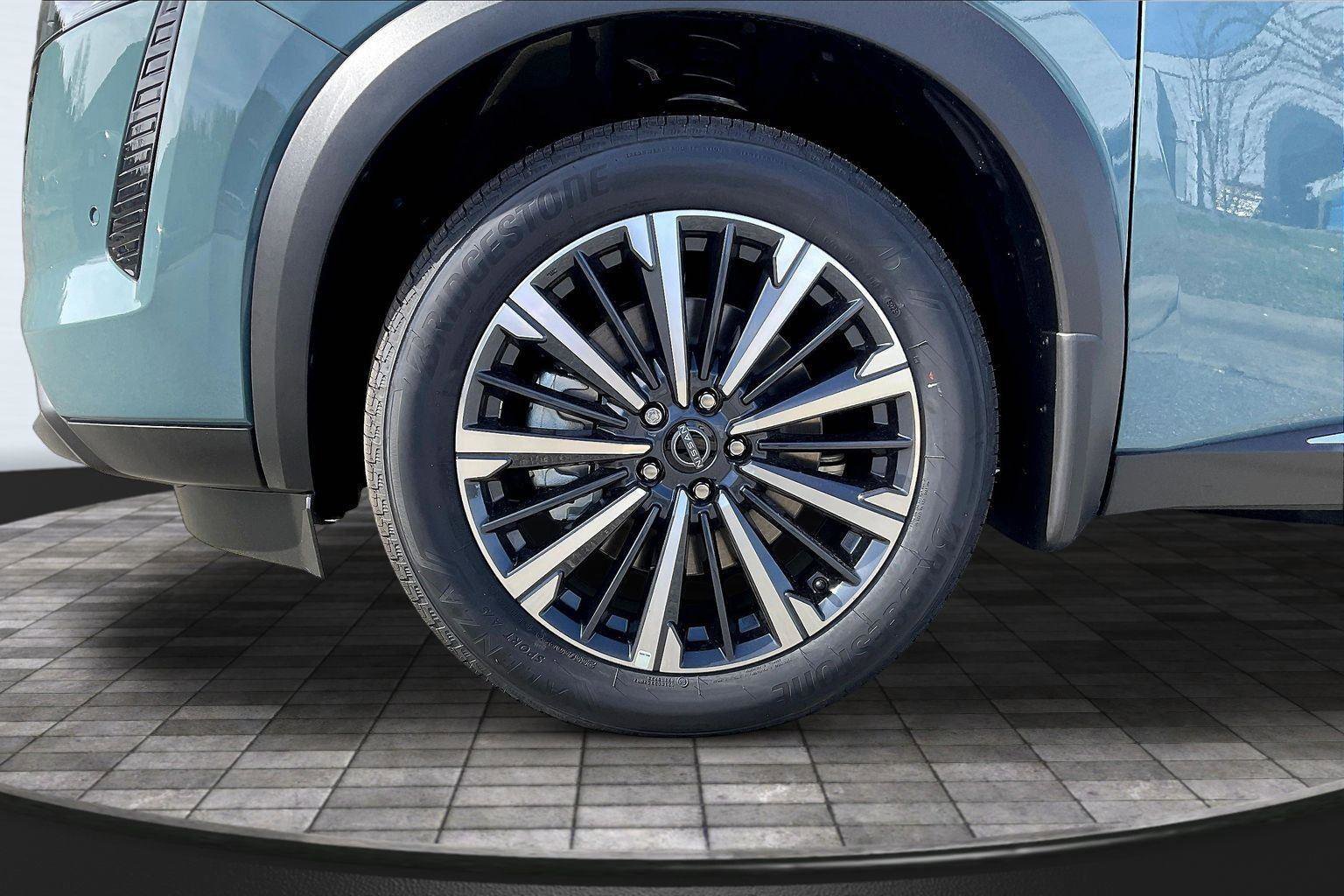 New 2026 Nissan Pathfinder Platinum image 12