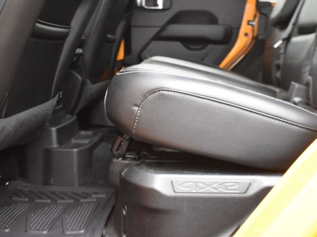 Used 2021 Jeep Wrangler Unlimited Sahara w/ Cold Weather Group image 14