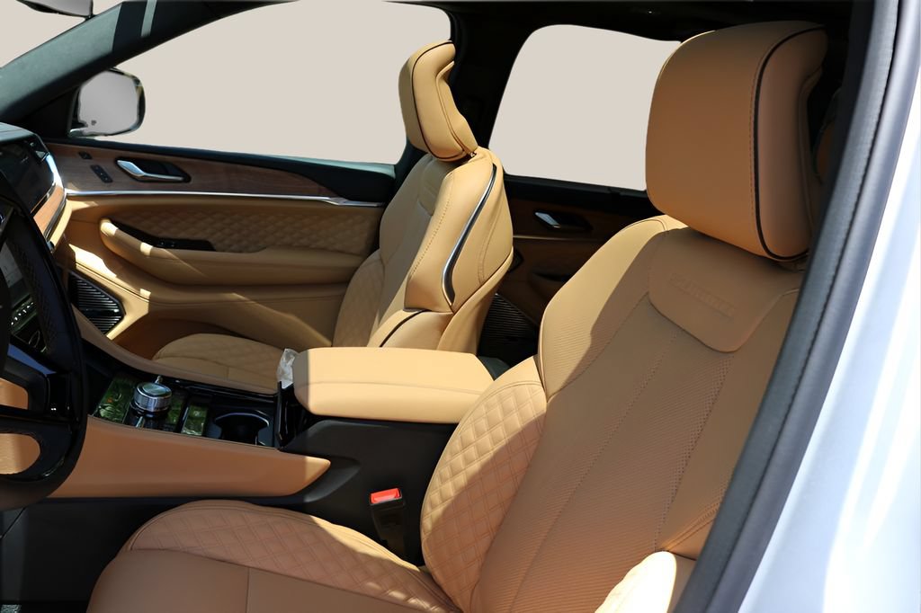 New 2026 Jeep Grand Cherokee Summit AWD/4WD image 12