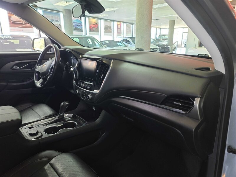 Used 2020 Chevrolet Traverse LT FWD image 15
