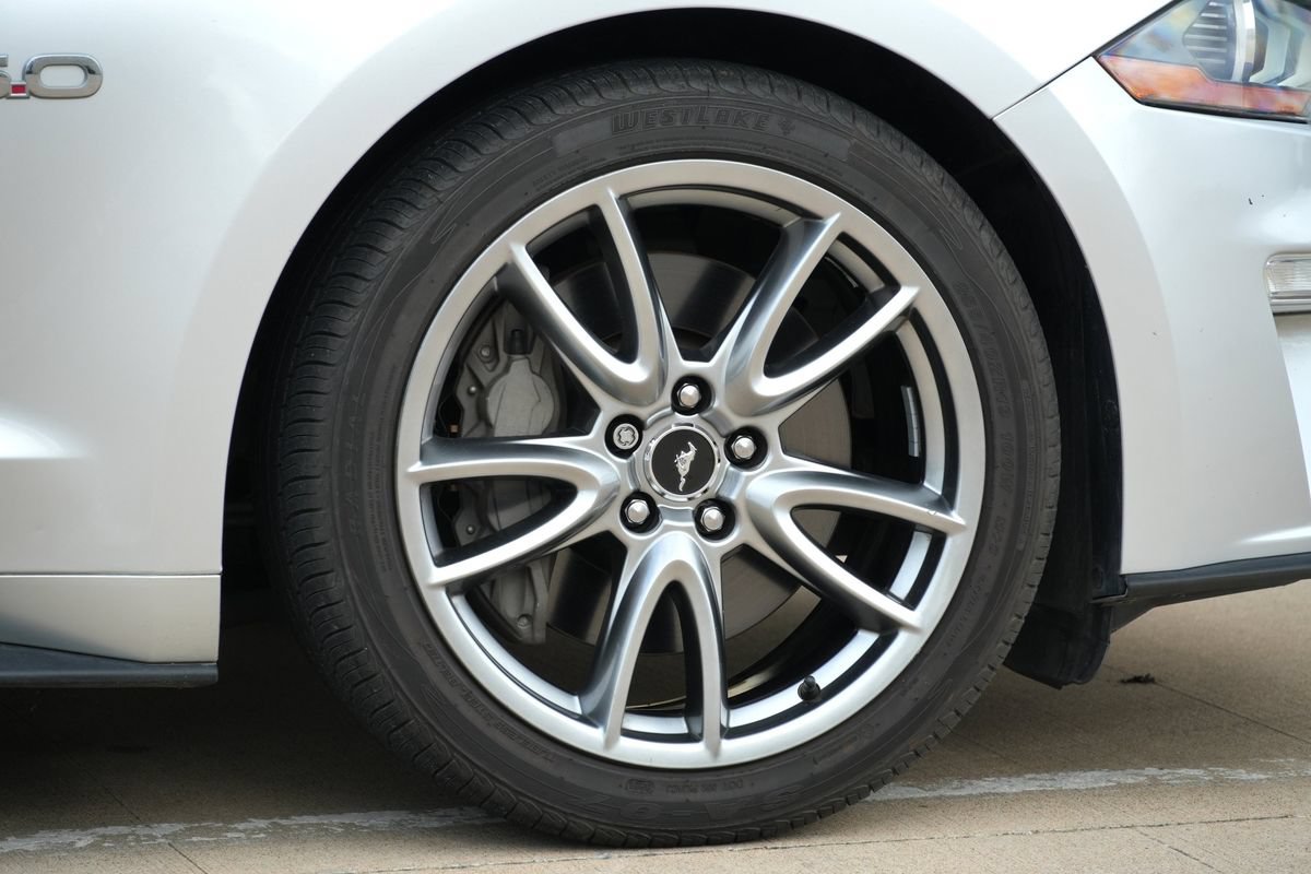 Used 2018 Ford Mustang GT Premium w/ Equipment Group 401A RWD image 30