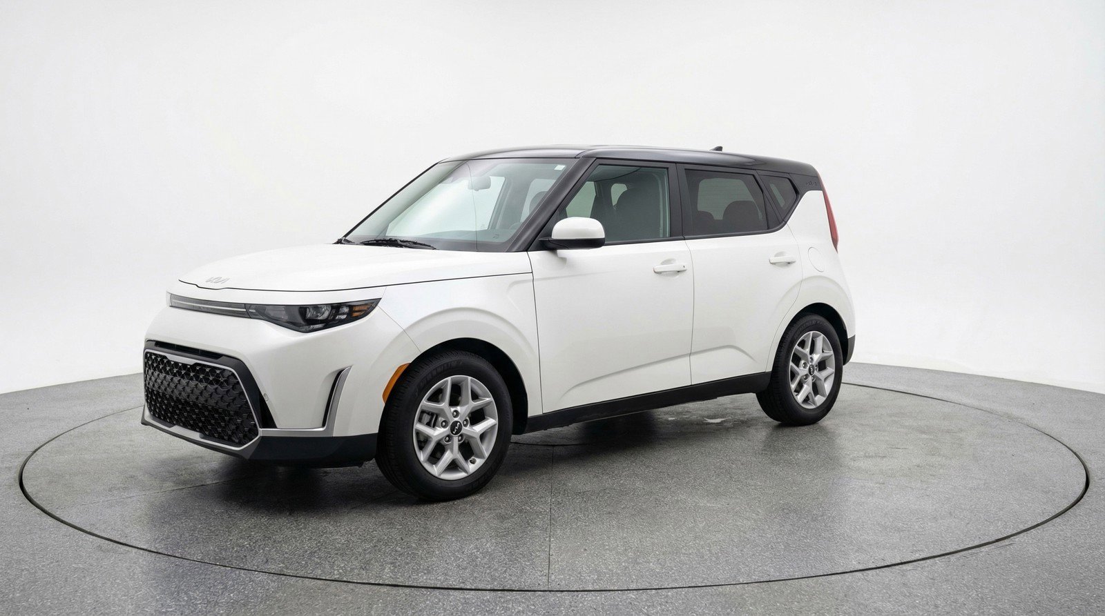 Used 2025 Kia Soul LX w/ LX Technology Package image 3