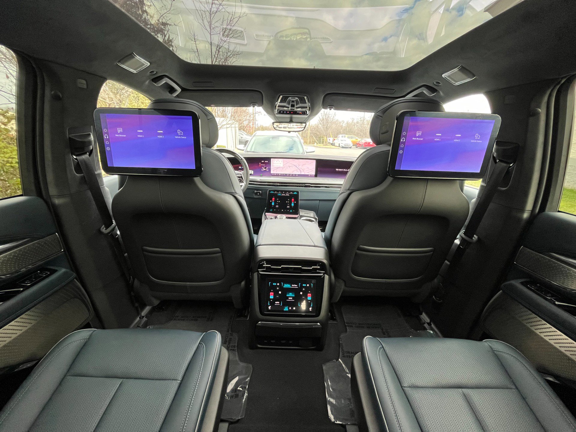 Used 2025 Cadillac Escalade IQ Luxury 2 image 12