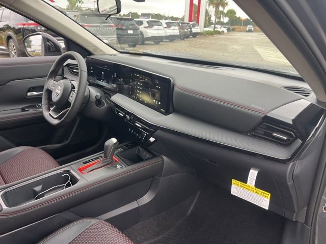New 2026 Nissan Kicks SR image 22