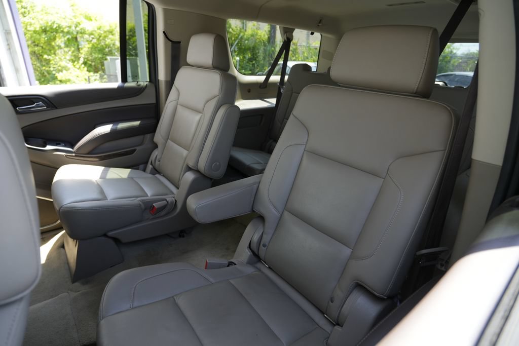 Used 2018 Chevrolet Suburban LT w/ LT Signature Package RWD image 26