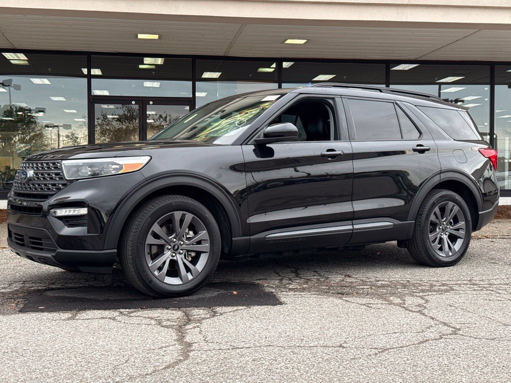 Used 2023 Ford Explorer XLT w/ Equipment Group 202A RWD image 9