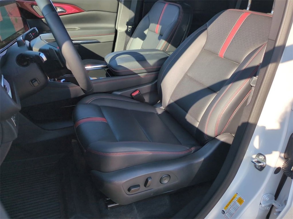 Used 2025 Chevrolet Traverse RS w/ LPO, Floor Liner Package image 19