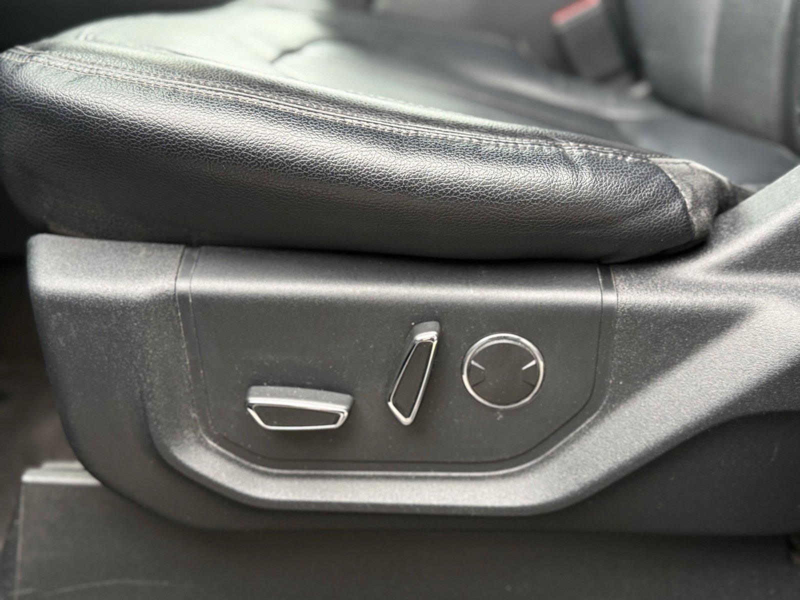 Used 2020 Ford Expedition Limited image 9