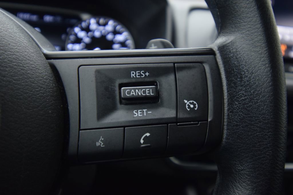 Used 2022 Nissan Rogue S image 34