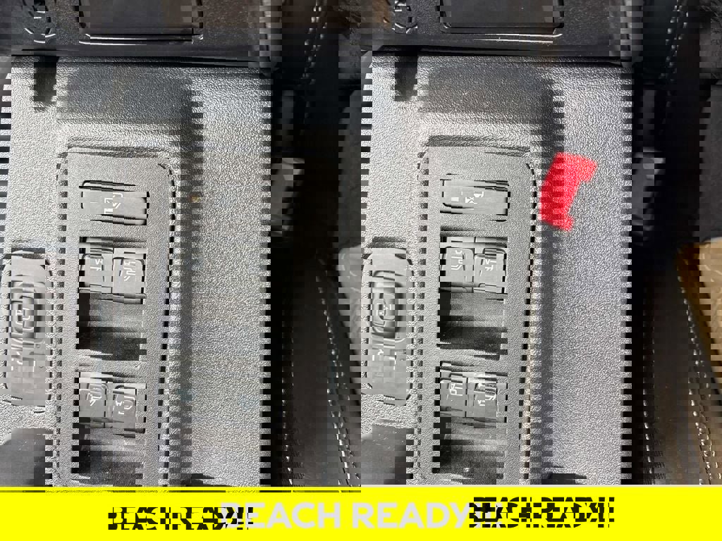 Used 2025 Ford Bronco Outer Banks image 26