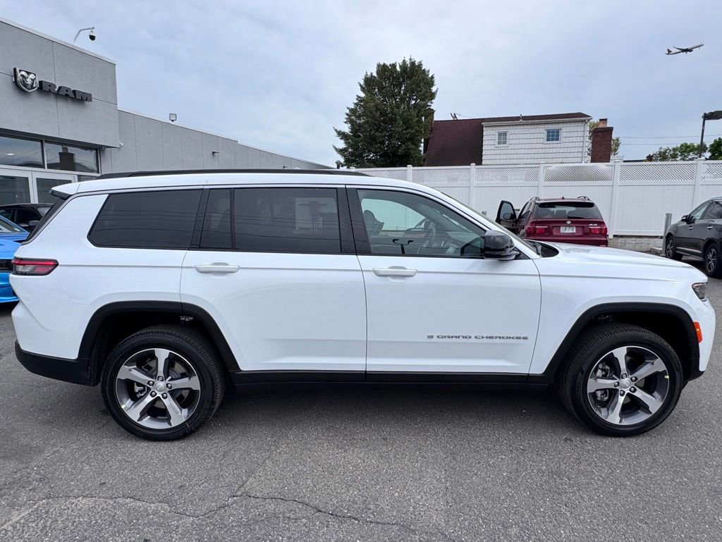 New 2026 Jeep Grand Cherokee L Limited AWD/4WD image 8