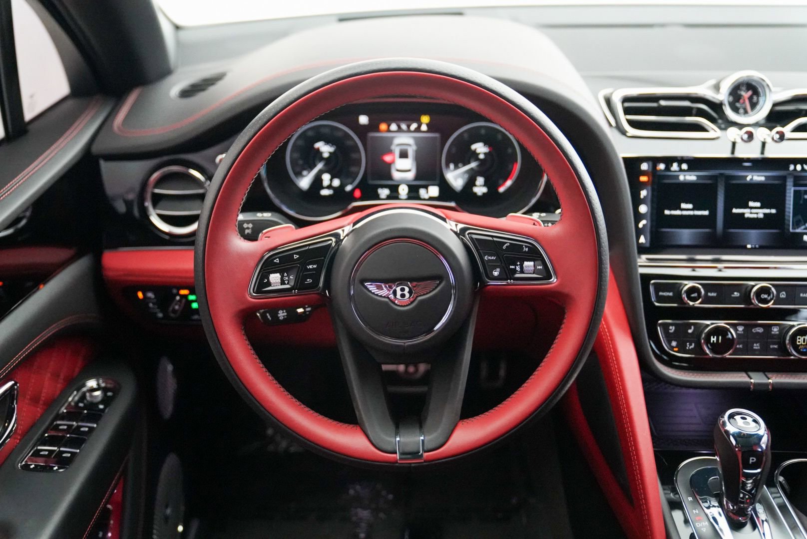 Used 2022 Bentley Bentayga image 70