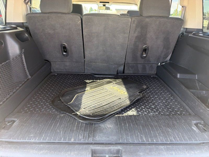 Used 2008 Jeep Commander Sport AWD/4WD image 9