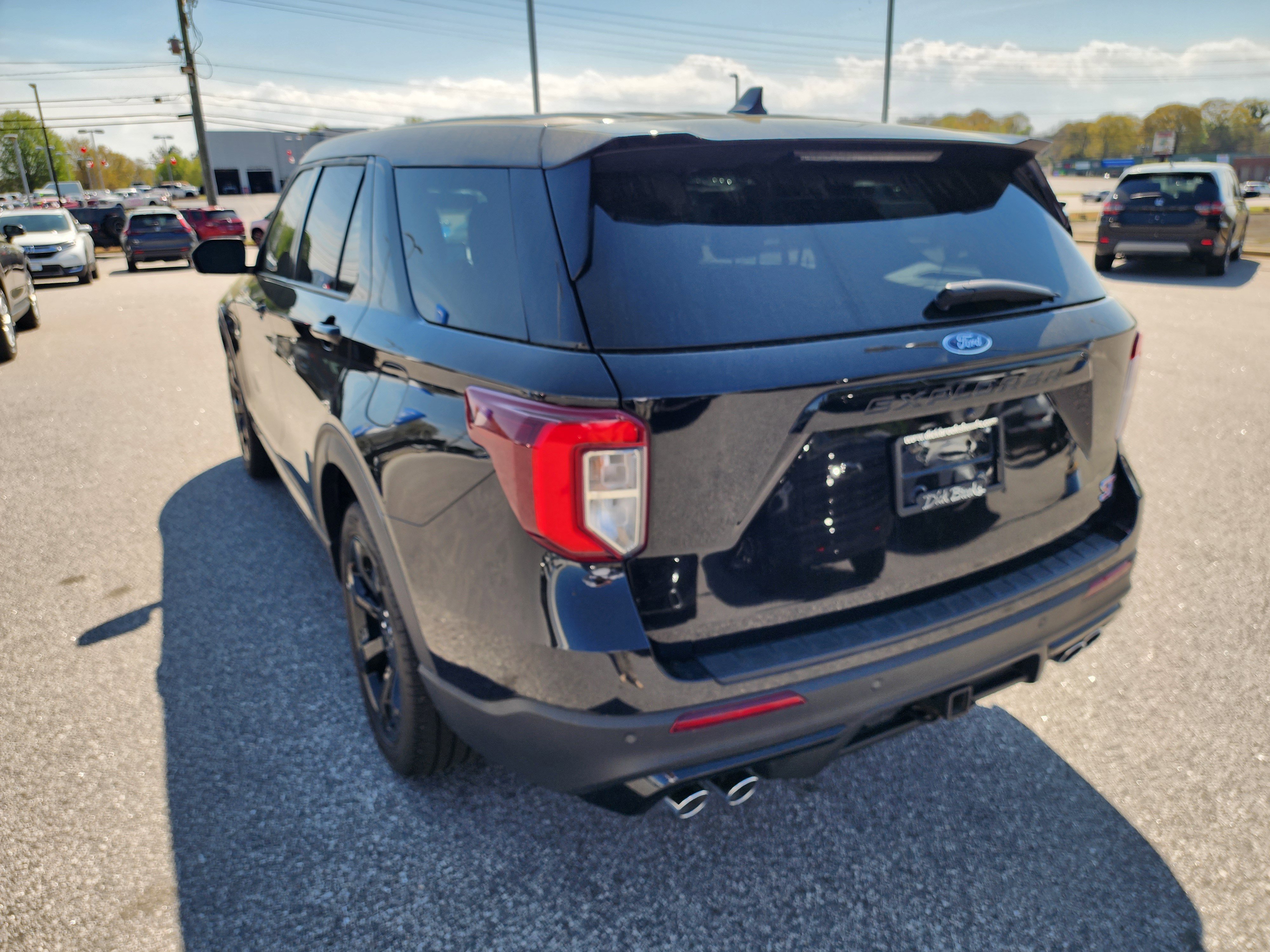 Used 2022 Ford Explorer ST w/ Equipment Group 401A image 7