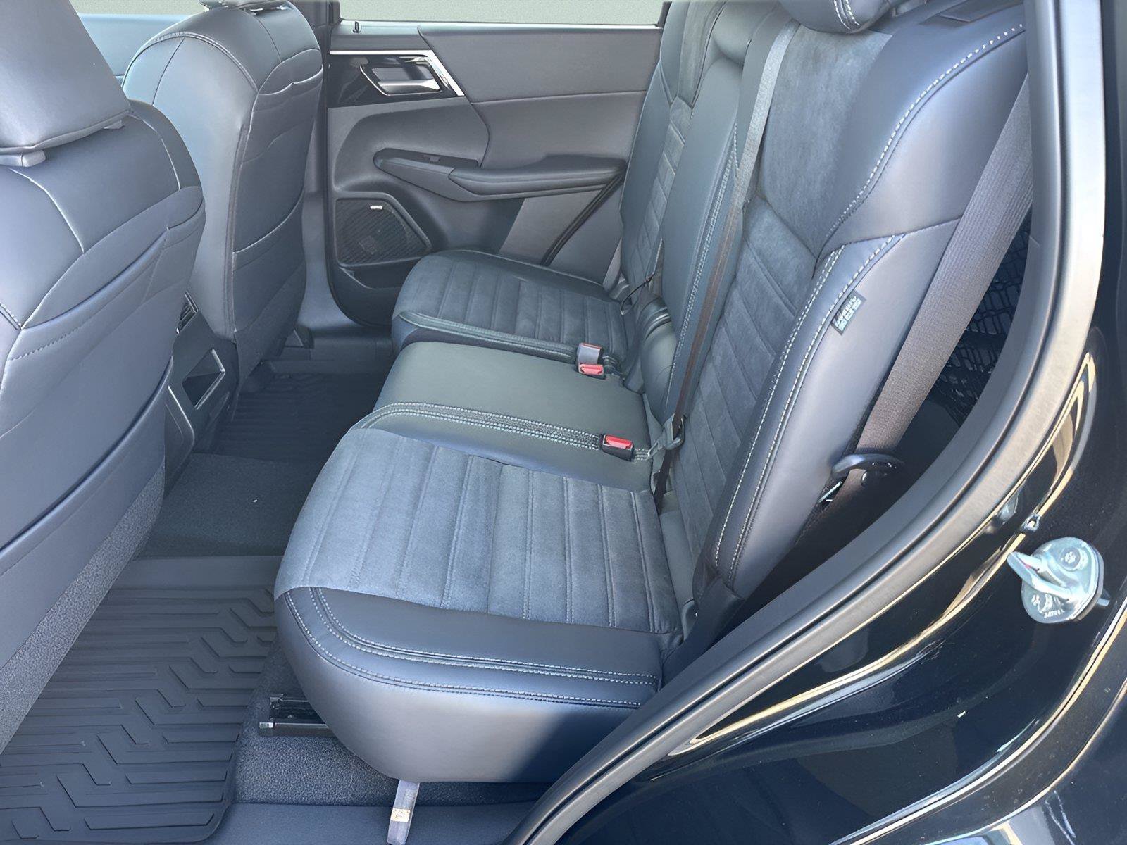 New 2026 Mitsubishi Outlander SE FWD image 25