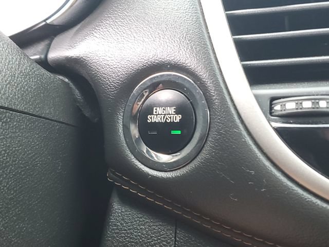 Used 2020 Chevrolet Trax LT w/ LT Convenience Package FWD image 29